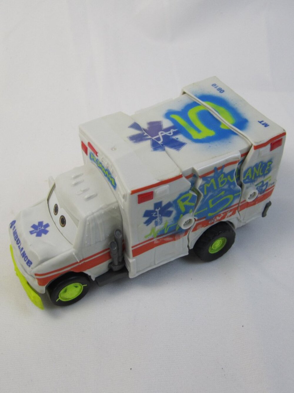 Disney Pixar Cars Crash & Crunch Dr Damage Rambulance Smash Toy 2017
